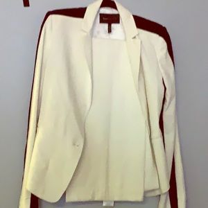 BCBG WhIte and Black pant suit. Size M